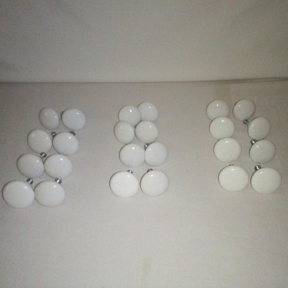 (24) Mid Century Modern Ceramic Drawer Pull Knobs:  Vintage.  1961